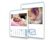 Kék virágos falinaptár